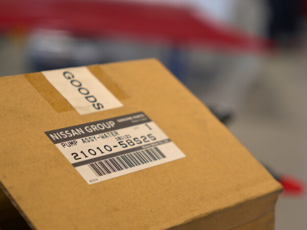 Genuine Nissan RB Water Pump - Image 3